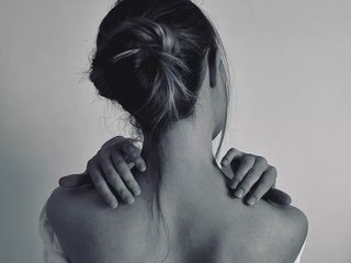 دردشة الفيديو المثيرة VERONNIKA