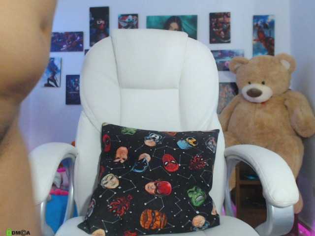 لقطات البث Vicky-purple