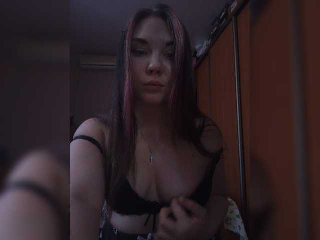 الصور Victoria-Kiss The best compliment is 25 tokens Hundreds me completely 100 tokens Turn the booty 30 Release the chest 50 Kiss 25