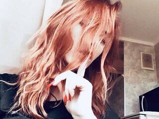 دردشة الفيديو المثيرة Vikaaaceri