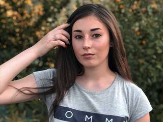 دردشة الفيديو المثيرة VikiLaVida