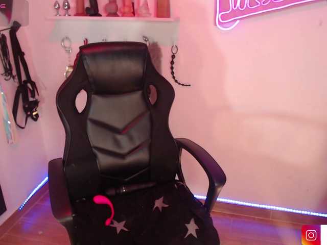 لقطات البث violet-queen