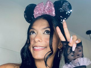 دردشة الفيديو المثيرة VioletAss