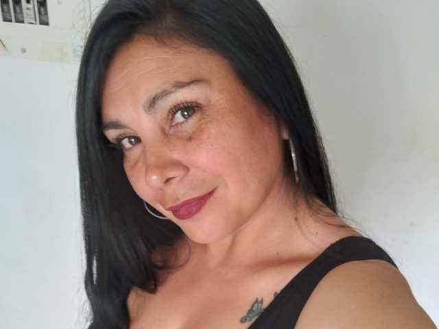 صورة الملف الشخصي vivian-milf-paint