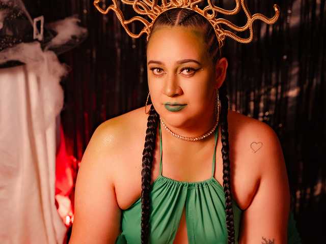 صورة الملف الشخصي VivianneHart