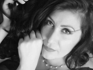 دردشة الفيديو المثيرة VogueNoir