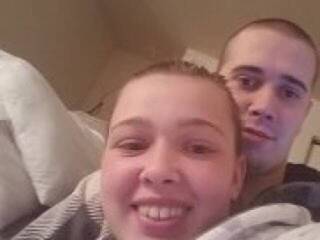 دردشة الفيديو المثيرة CouchCouple7