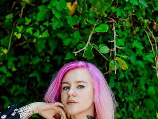 دردشة الفيديو المثيرة White-Krol