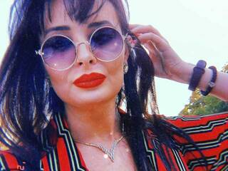 دردشة الفيديو المثيرة whitechocolat