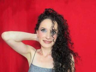 دردشة الفيديو المثيرة WildBarbiee