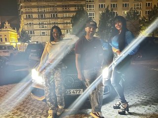 دردشة الفيديو المثيرة xtripletemptationx