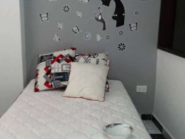 لقطات البث yanet-evans18