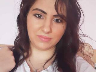 دردشة الفيديو المثيرة YasmineAss