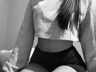 دردشة الفيديو المثيرة yesenya