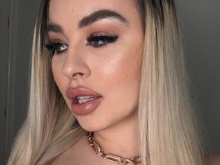 دردشة الفيديو المثيرة YnnesBritney