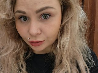 دردشة الفيديو المثيرة YourFunnyBlondiee