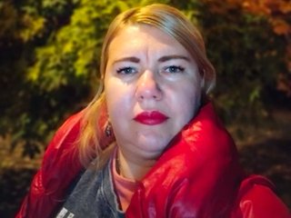 دردشة الفيديو المثيرة YourMommyy