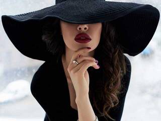 دردشة الفيديو المثيرة YourNewLove