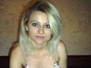 دردشة الفيديو المثيرة yulirose