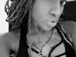 دردشة الفيديو المثيرة Zoe-Hell