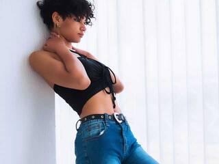 دردشة الفيديو المثيرة zuky89